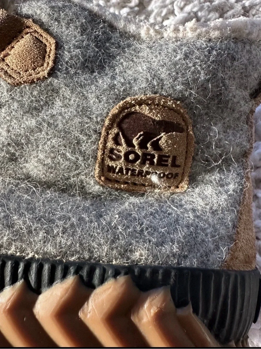 Sorel Brown and Gray Sherpa-Lined Waterproof Winter Duck Boots size 5